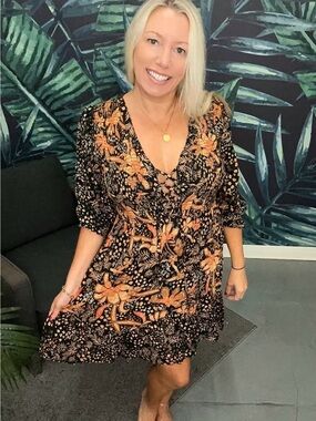 Fall vibes Women's Black Floral Lace-Up V-Neck Dress